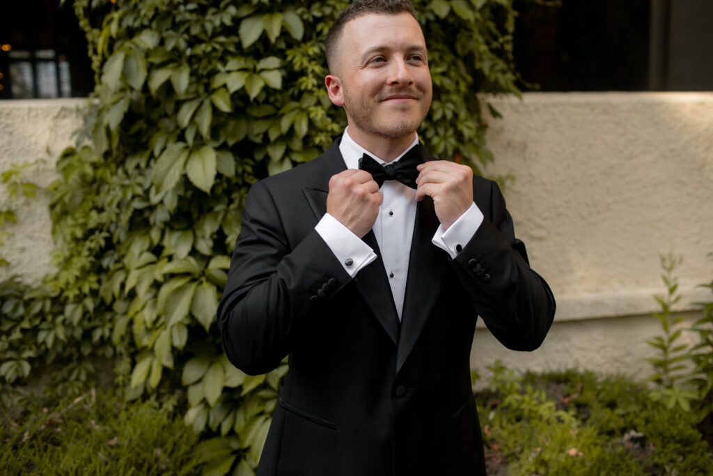 groom getting ready to see his wife on the wedding day in oregon